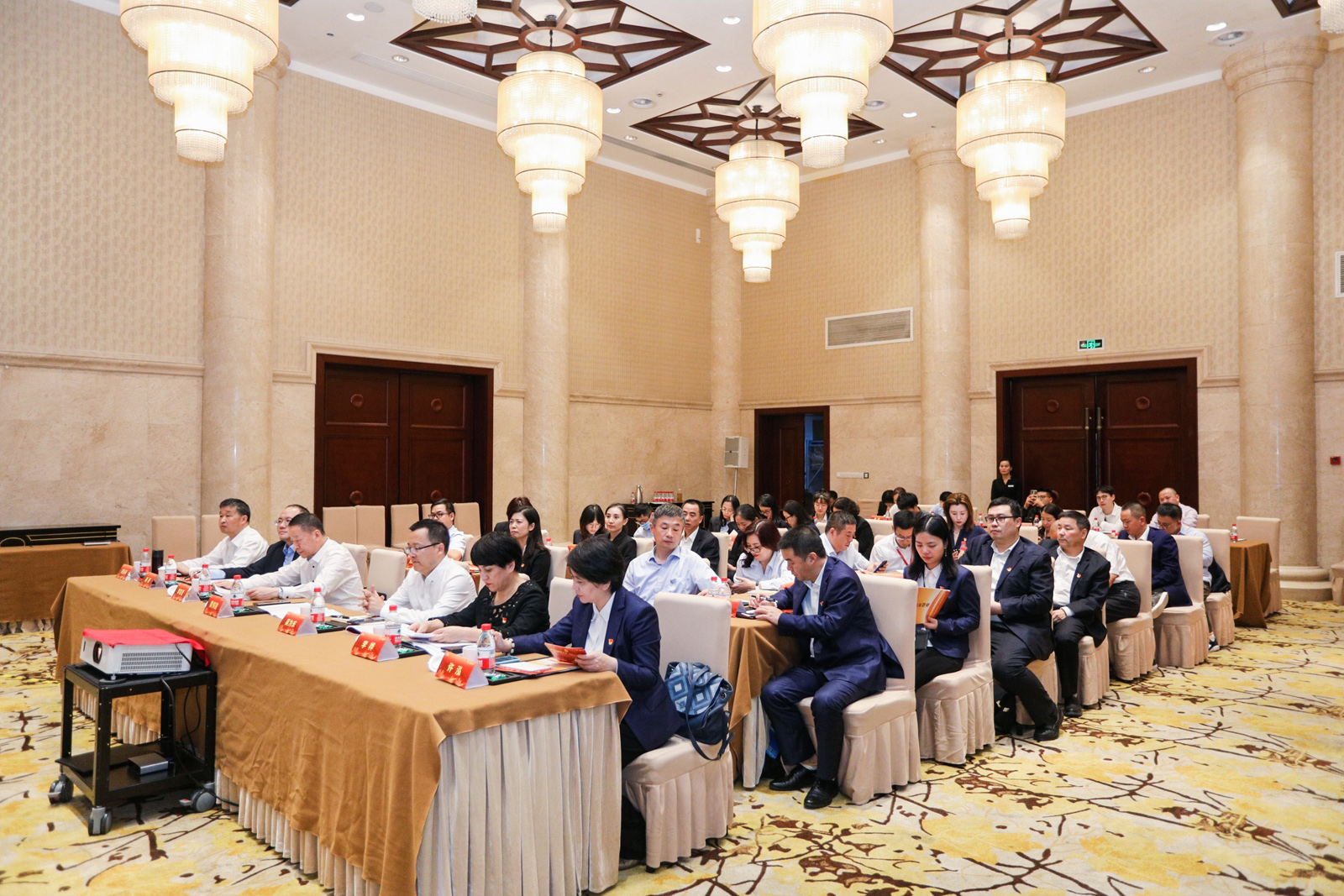 江省交投地產(chǎn)集團有限公司、浙商證券股份有限公司紅色黨建活動現(xiàn)場